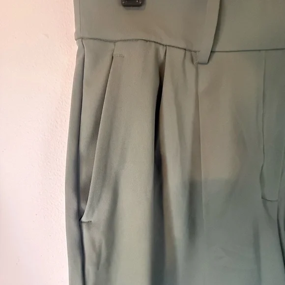 NWT lululemon athletica Daydrift Pleated High-Rise Short 7” - Picture 4 of 5